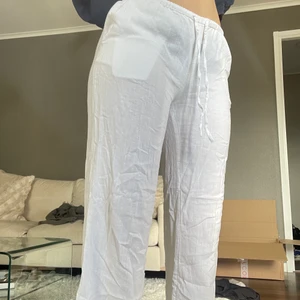 Hm linnebyxor  - Lågmidjade Linnebyxor från HM i nyskick.  Storlek S