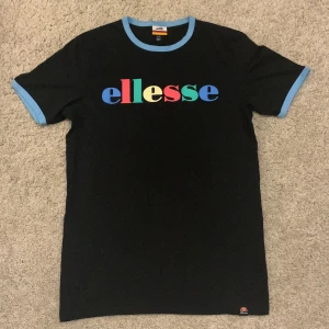 Ellesse T-Shirt - Ellesse T-Shirt | Storlek S | Oanvänd | Skick 10/10 | Pris kan alltid diskuteras | Frågor tas i PM |