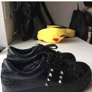 Steve Madden skor - Svin balla skor i fint skick, perfekta till hösten☺️ nypris var 1000 kr Vill bli av med snabbt så kom med bud!