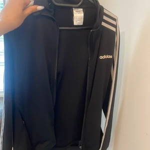 Adidas -  Äkta Adidas kofta för 499  Priset går diskutera möts även i Göteborg om det behövs