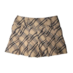 rutig kjol från I AM GIA - Rutig brun kjol i burberry mönster från I am gia!