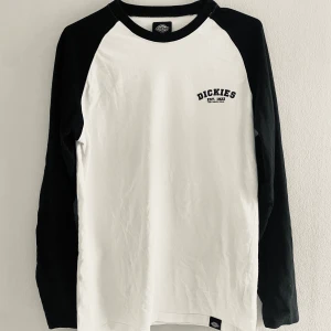 Dickies tröja🤍 - Dickes longsleeve i strl S, endast provat en gång men den va för liten