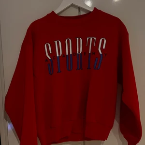 Tjocktröja - Använd endast fåtal gånger så som ny väldigt fluffig o mysig på insidan! Skickar med postnord!❤️
