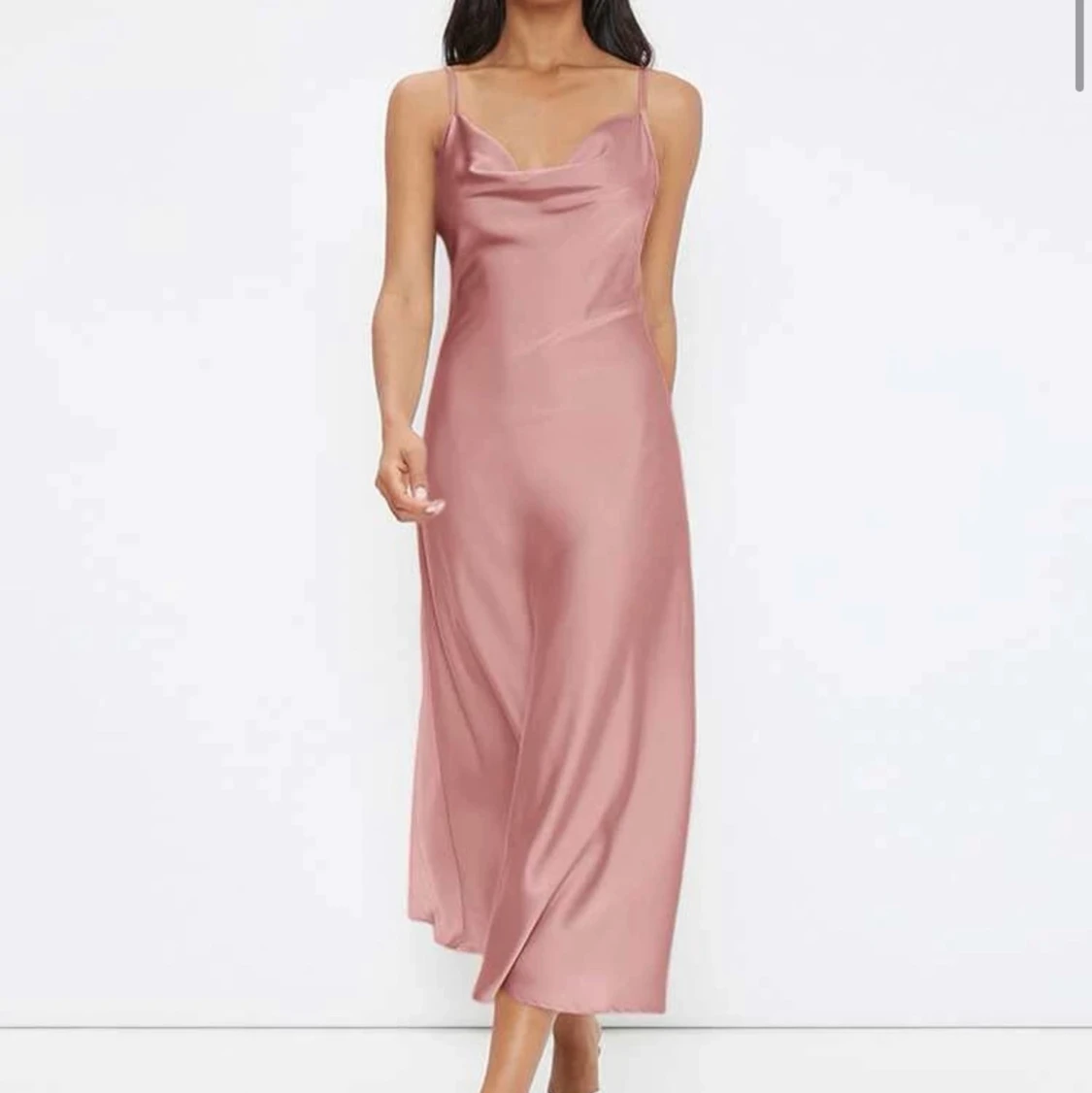 Rosa lång silkesklänning