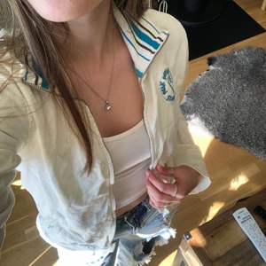 Zip-up hoddie - Zip up hoddie🤍 65kr + frakt, storlek M. 