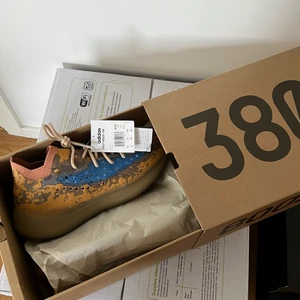 Yeezy boost 380 - Adidas yeezy boost 380 blue oat strl 42 2/3. Dswt 