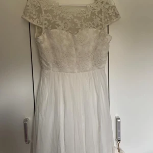 Studentklänning  - Superfin studentklänning. Använd 1 gång, storlek S