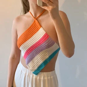 Virkat Linne strl M - Super snyggt virkat linne från Shein. Storleken är M men mer S. Aldrig använt och i jättebra skick. Säljer då jag tycker den är lite liten på mig. Kan eventuellt mötas upp i Stockholm eller Enköping. Köparen står för frakt. ❤️