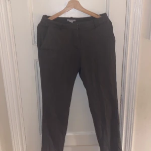 H&M kostym byxor strl 29/30 pris 100kr - H&M kostym byxor strl 29/30 100kr