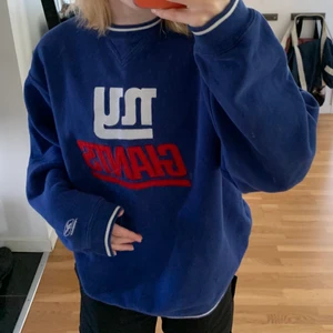 reebok sweatshirt/crewneck  - sweatshirt/crewneck/hoodie från reebok! skriv för frågor. 