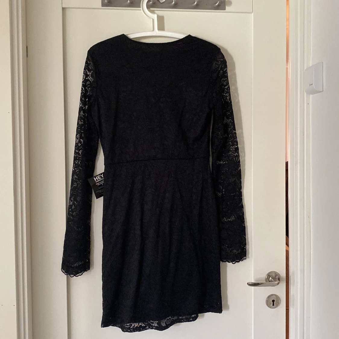 Långärmad spetsklänning - 90