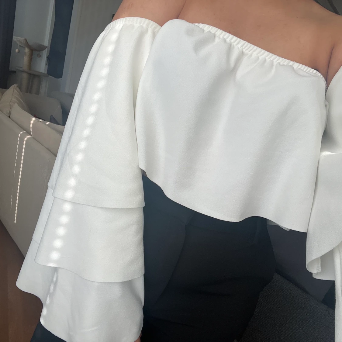 Elegant off shoulder topp - 90