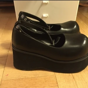 Mary Jane skor från torrid  - Storlek 38 - Knappt använda // TAR EJ SWISH -- ENDAST BANKÖVERFÖRING // FRAKTEN INGÅR I PRISET!