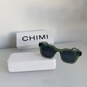 Chimis - Säljer mkna chimis dom är knappt använda och säljer för det inte kommer till användning modell 04 de gamla och färgen kiwi. Säljer ändast vid bra bud. Ny pris ca 1200