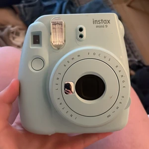 Instax kamera  - Trendig instax kamera. Bra skick. Inte använd så mycket. 250 plus frakt❤️