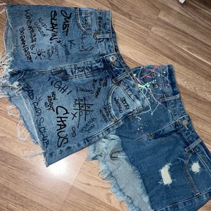 Shorts - Hollister och New Yorker shorts i storlek XS. Båda är i superbra skick och jag säljer dem för att de är små för mig! Kan köpa båda för 100kr eller separat för 60kr! 💞☺️✌🏻