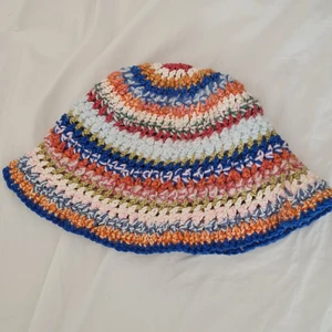 Virkad buckethat - Görs på beställning skriv färg etc så löser jag 