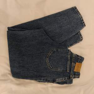 Jeans från Lee, aldrig använda, i storlek 29x28. Highwaisted.