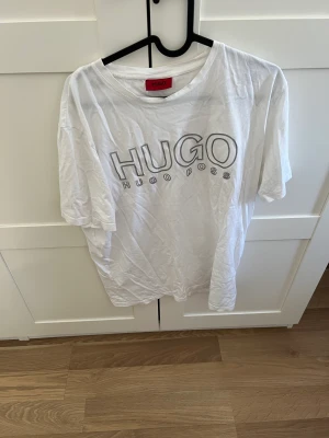 Hugo Boss - Säljer av min garderob, hör av dig vid frågor eller funderingar!