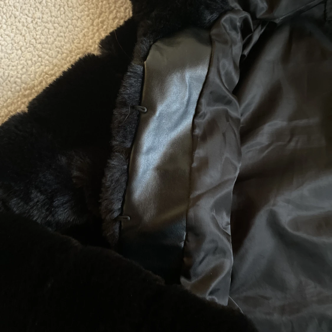 Fluffig jacka/ fuskpälsjacka  - 90