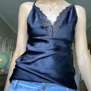 Linne - Så fint nattlinne/linne som jag har haft som linne till typ ett par jeans👌🏿💞köp ej frakt via appen!!💞