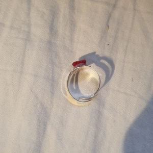 Säljer mina ringar - Nu säljer jag min ring som är i bra skik och den är oandvend 