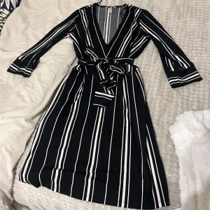 Klänning - Använt några gånger. Gott skick