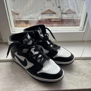 Jordans - Säljer ett par jordans.