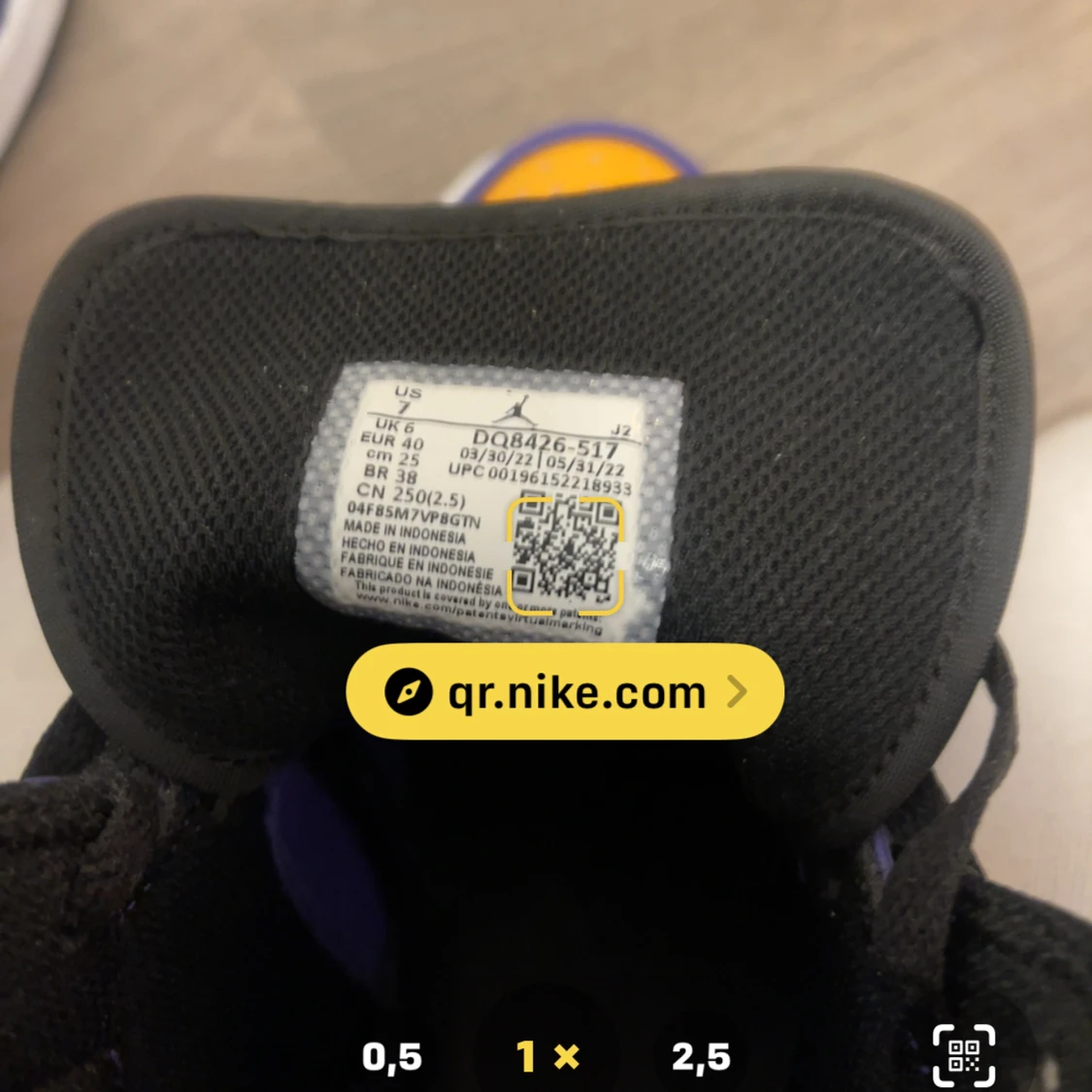 Jordan 1 lakers  - 90