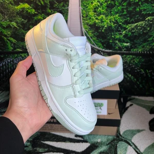 Nike Dunk Low ”Next Nature White Mint” 🍵 - Nike Dunk Low ”Next Nature White Mint” 🍵  Storlek:  -37.5🚫 -39🚫 -40  Pris:2199kr