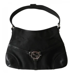 Gucci väska  - Skicka meddelande för mer bilder. 