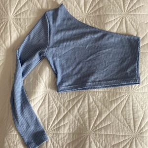 Topp från SHEIN  - Helt oanvänd topp från SHEIN 💞 Storlek S men är som en XS/XXS