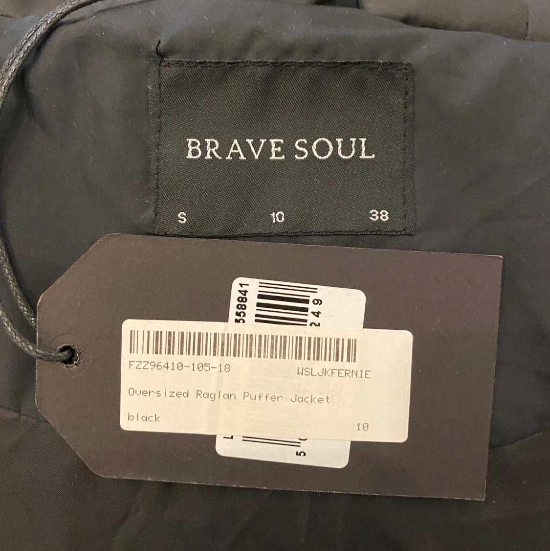 Svart puffer jacket från Boohoo - 91