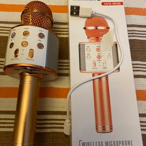 Mikrofon med Bluetooth  - 100kr+frakt  Pga att jag redan har två stycken mikrofoner så säljer min ena 