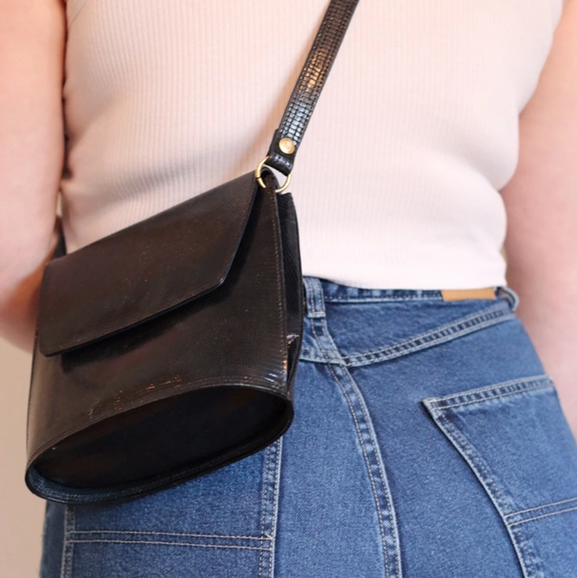 Mörkblå väska - 90