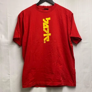 Rip curl t-shirt - En röd snygg t-shirt från ripcurl, säljes då den aldrig kommer till användning. (Obs frakt ingår ej i priset)