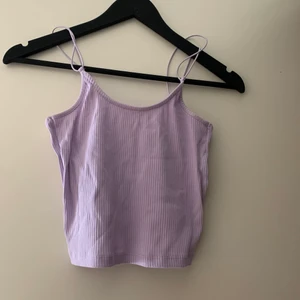 Linne strl xs/s - Använt max 1 gång och är som ny. Säljer pga får inte användning av den. Linnet är från lager 157 och är ganska kort. Köparen står för frakt om man inte vill mötas upp💫.