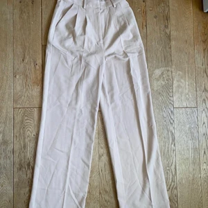 kostymer byxor  - kostym byxor från bikbok i storlek 36 får tal använda!