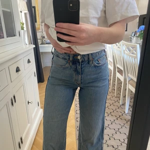 Weekday veer high wide jeans - Jag är 166cm lite korta i längden.