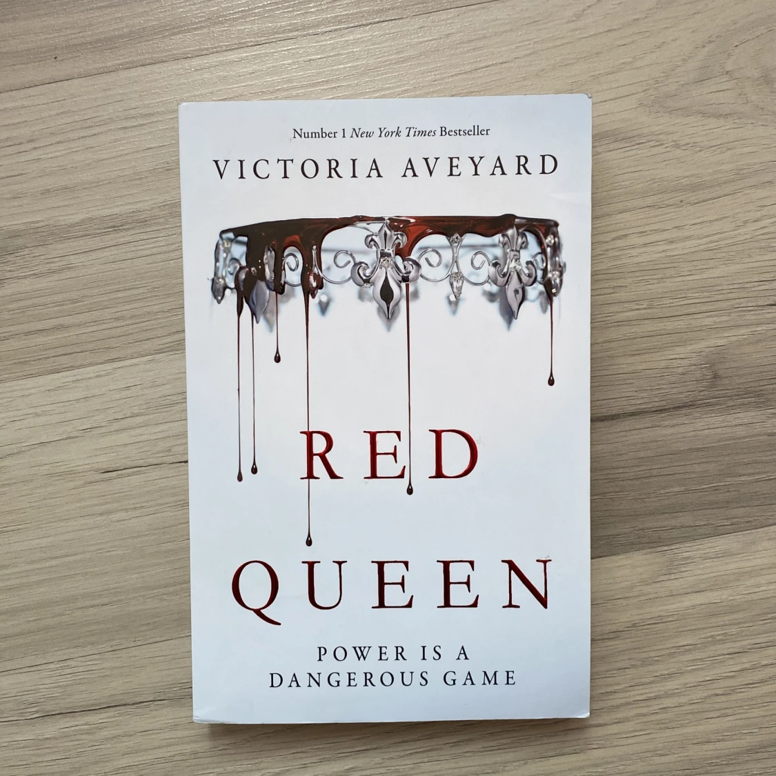 Red Queen av Victoria aveyard