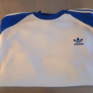 Finn ovanlig Adidas tröja str 2xl 