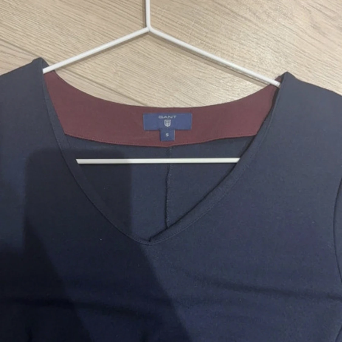 Marinblå klänning GANT - 28