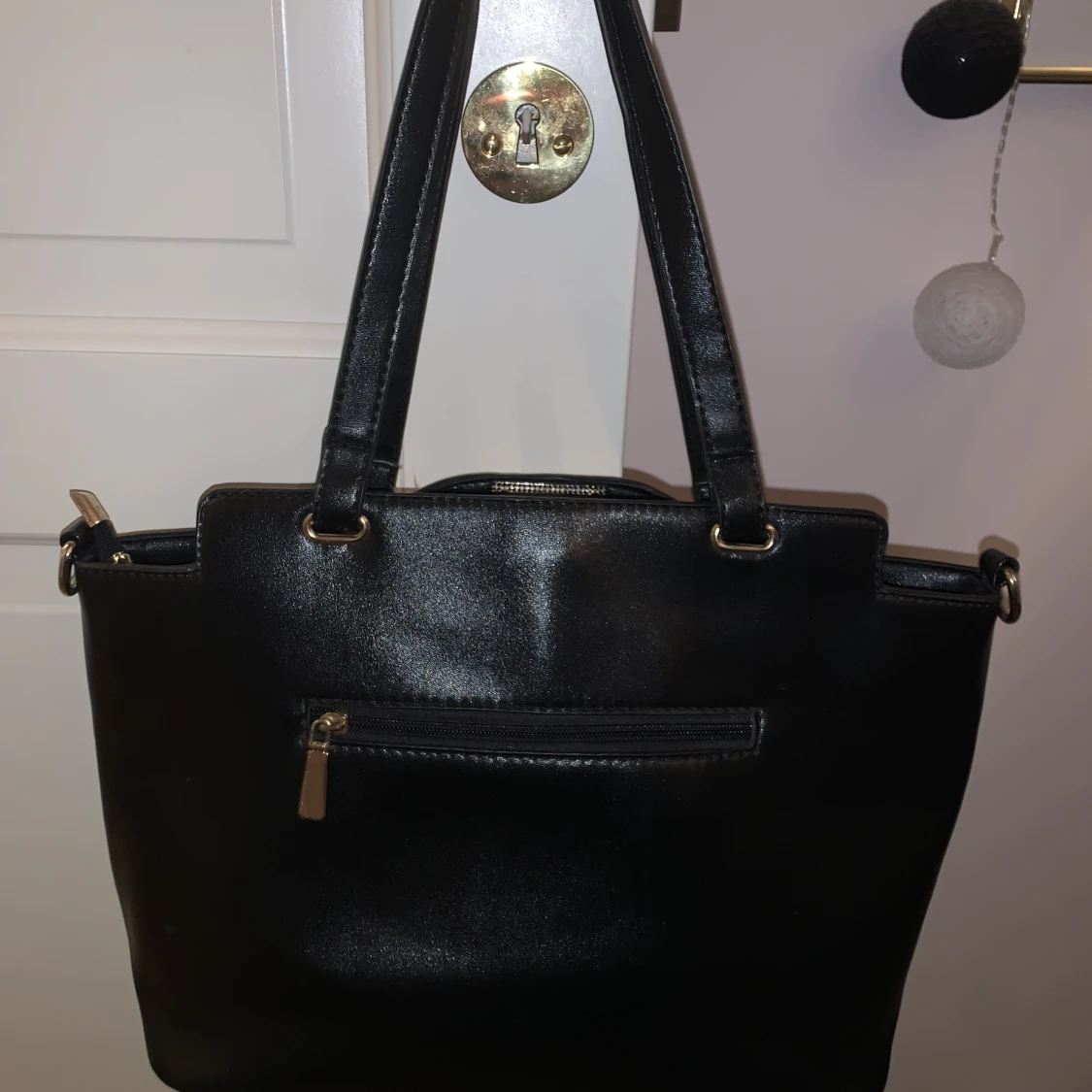 Läder väska med nitar - 91