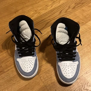 Air Jordan 1 Retro High White University Blue Black - .
