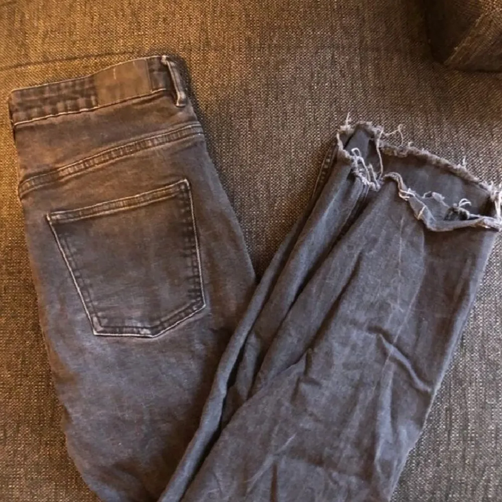 Jeans från lager 157 i storlek XL. Använd ganska mycket men fortfarande i bra skick. model lane  Finns 2 st. Jeans & Byxor.