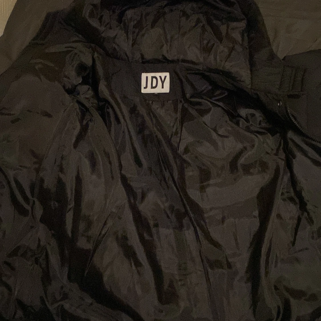 Svart jacka med midje band - 91