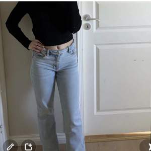 Slutsålda bootcut jeans från Gina tricot Young! Storlek 158 men passar även xs/34🫶🏼🫶🏼