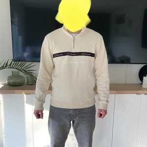 Closure London tröja strl. M - Closure London tröja. Storlek: M