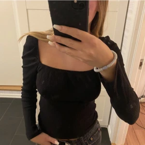 Ribbad tröja - Ribbad tröja från Gina Tricot i bra skick!