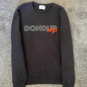 Dondup sweatshirt  - Dondup sweatshirt - Size S - Bra skick inga hål eller liknande - 300 kr - Skicka meddelande vid frågor etc 